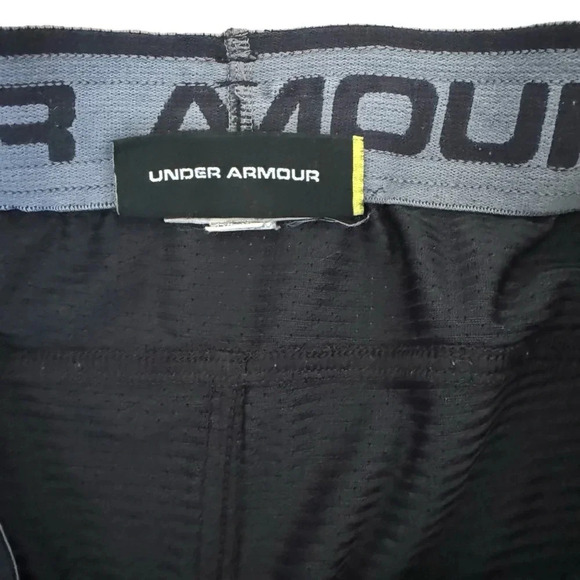 Under Armour Black Sport Training 9” Mesh Tech Shorts Sz M - Picture 7 of 10